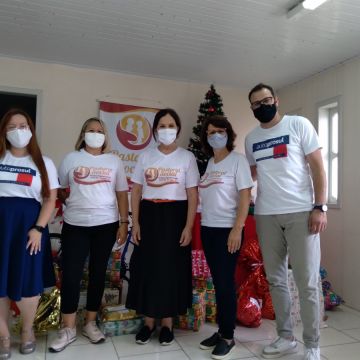 Entrega dos presentes arrecadados da campanha Natal Solidário Autoprosul
